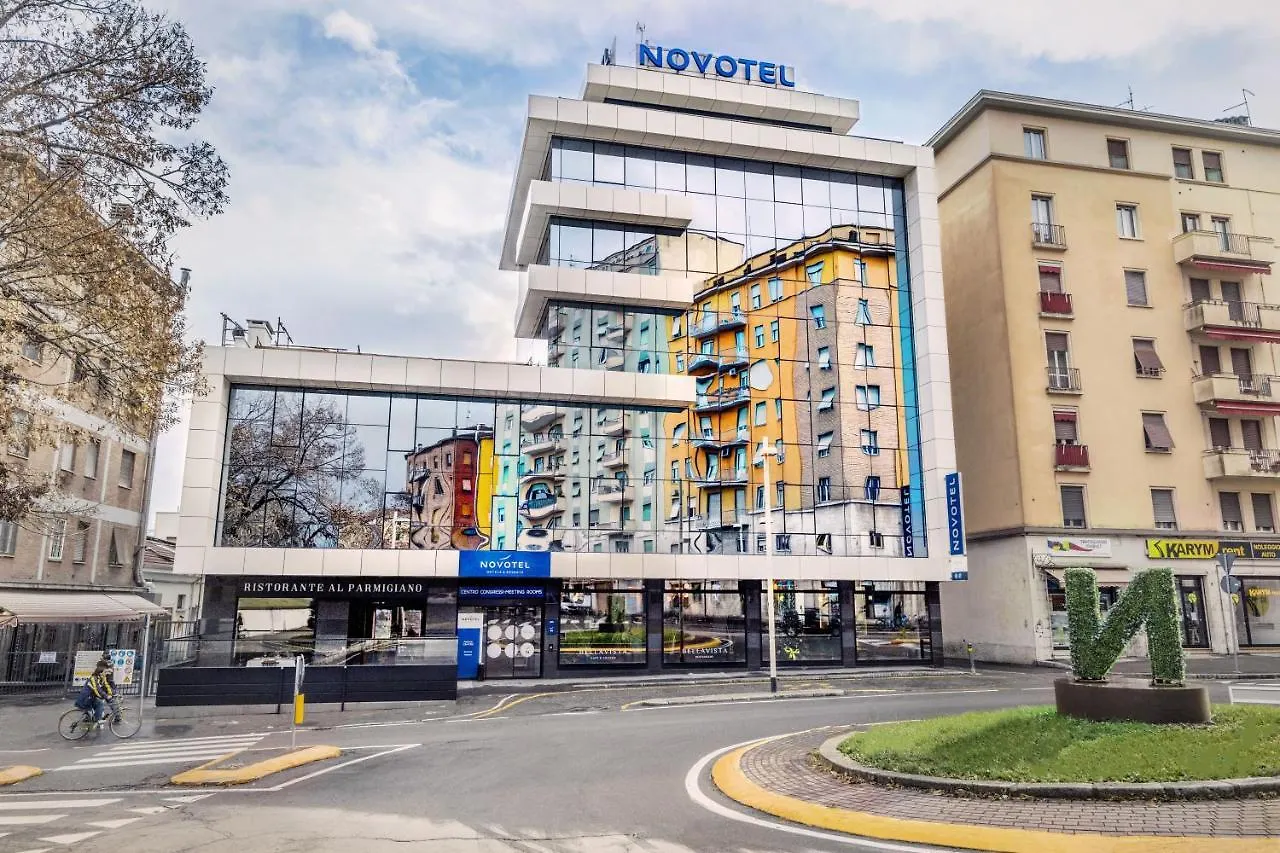 Novotel Parma Centro 4*,