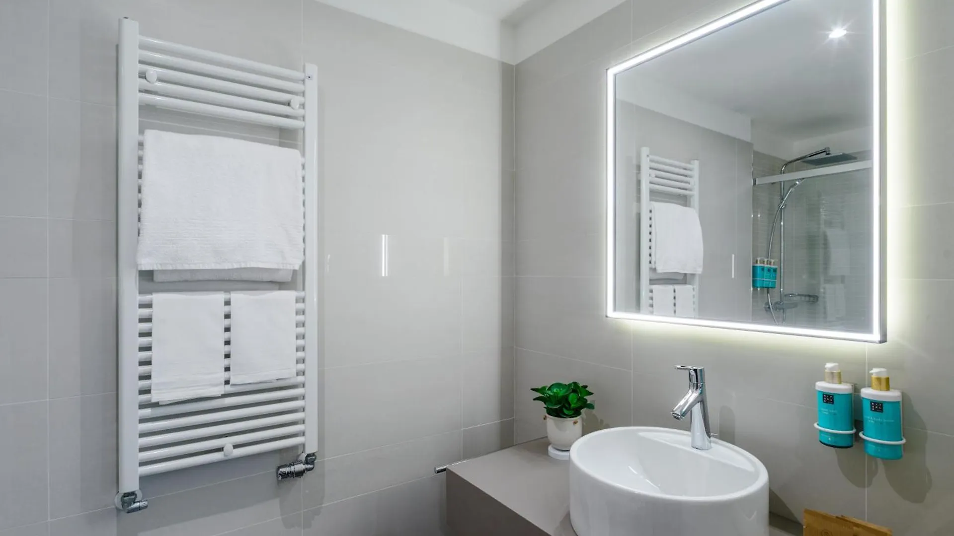 Novotel Parma Centro 4*,