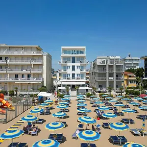 Boston 3 Stelle Superior Frontemare 3*, Lido di Jesolo Olaszország