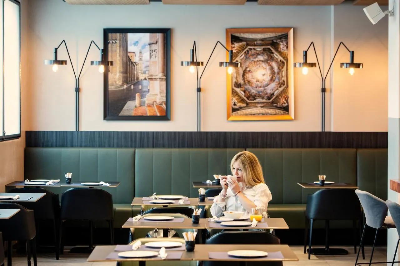 Szálloda Novotel Parma Centro